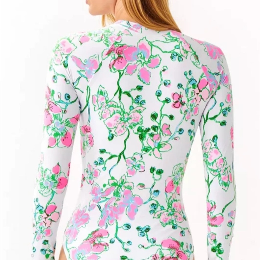 Lilly Pulitzer Randee Rashguard - Picture 2 of 4